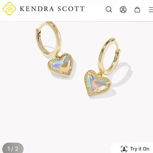 EUC Kendra Scott Ari heart gold huggie earrings in dichroic glass